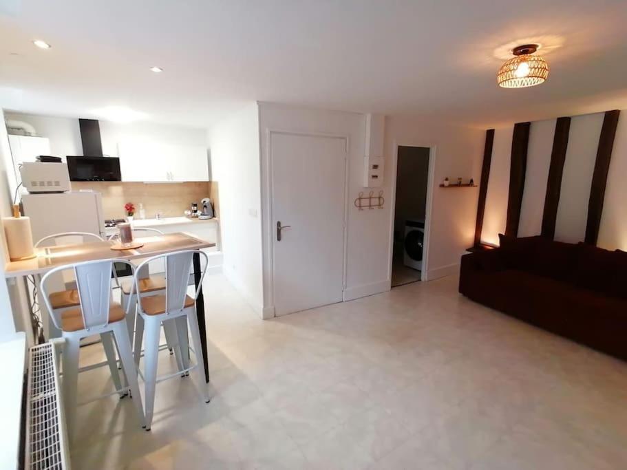 Apartment Chill 4 Pers Boite A Cle 24 Sur 7 Netflix & Wifi *